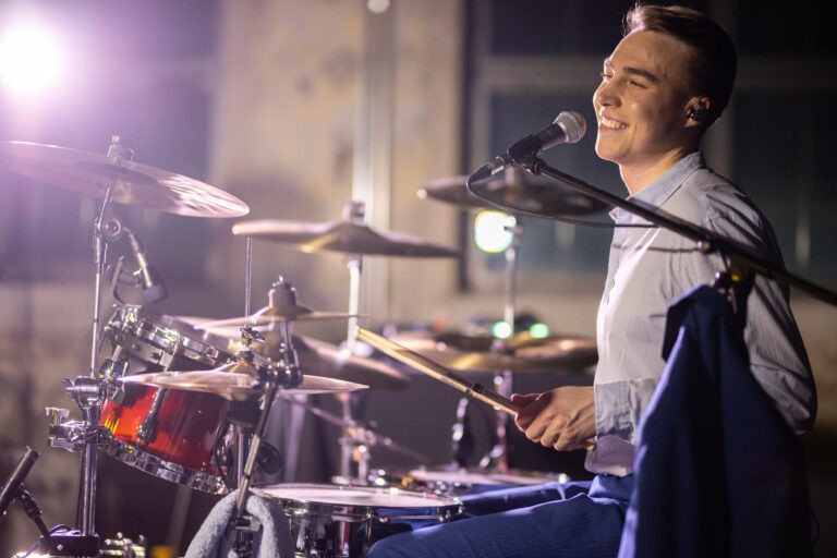 Kalev Välk noor ja energiline bänd Kassett, peobänd, kassettbänd, kassettband, tantsubänd, firma, ettevõte, pulm, sünnipäev