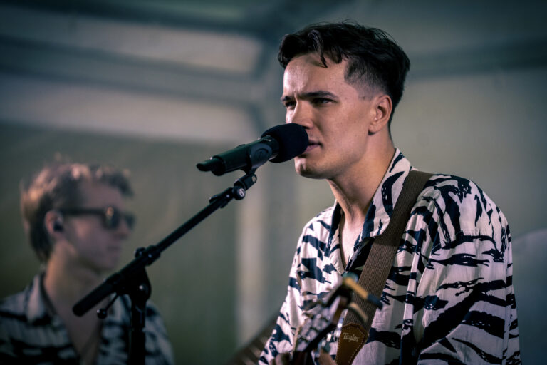 Kassett bänd ettevõtte asutuse peole