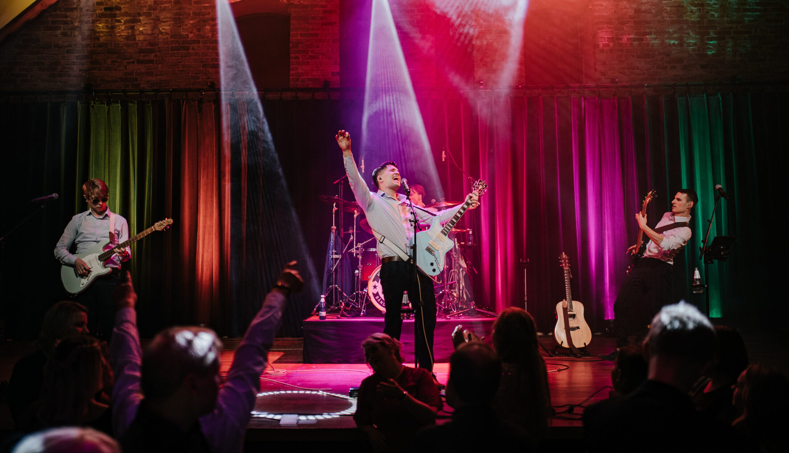 Kassett – peobänd Eestist, bändi liikmed laval.